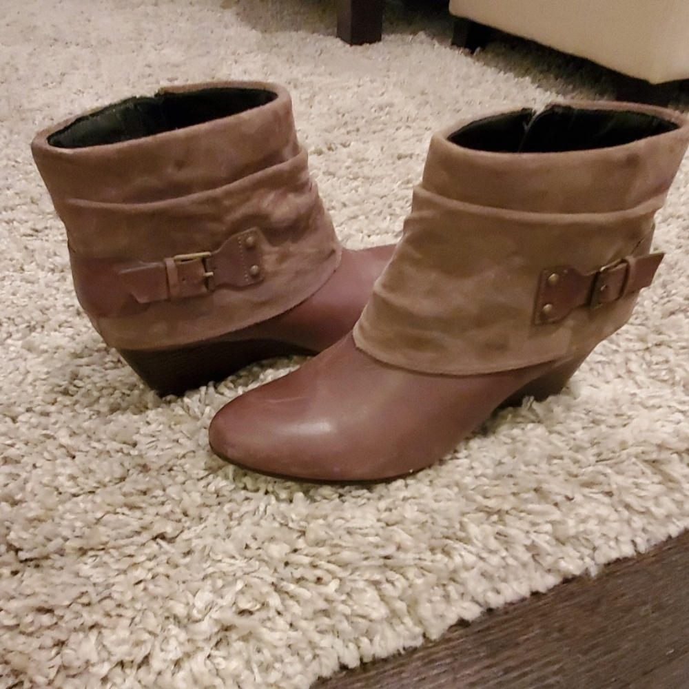Fall Leather Bootie Clark's